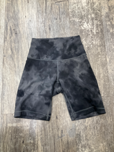 Load image into Gallery viewer, Lululemon Athletic Shorts Size Small
