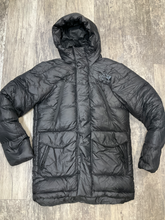 Load image into Gallery viewer, North Face Outerwear Size Small
