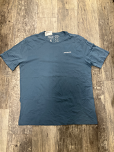Load image into Gallery viewer, Patagonia T-shirt Size Large
