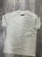 Load image into Gallery viewer, Essentials T-shirt Size Medium
