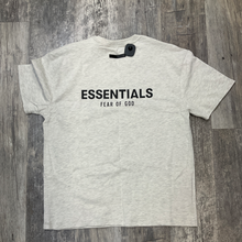 Load image into Gallery viewer, Essentials T-shirt Size Medium
