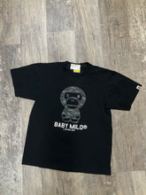 Load image into Gallery viewer, BAPE size medium
