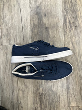 Load image into Gallery viewer, Nike Men’s 9.5
