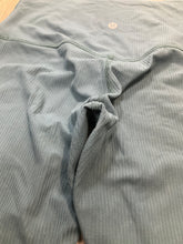 Load image into Gallery viewer, Lululemon Size S (2/2) as is *
