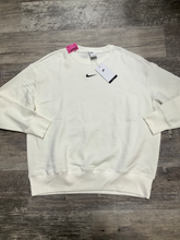 Load image into Gallery viewer, Nike Sweatshirt Size Medium
