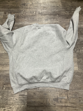 Load image into Gallery viewer, Aritzia Sweatshirt Size Large
