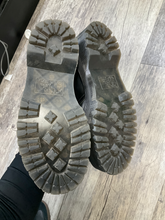 Load image into Gallery viewer, Dr Martens Casual Shoes Womens 8

