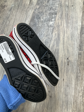 Load image into Gallery viewer, Converse Womens Athletic Shoes Womens 7
