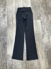 Load image into Gallery viewer, Lululemon Khakis Size Small
