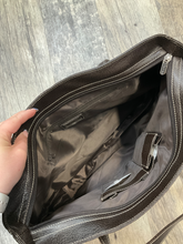 Load image into Gallery viewer, Danier Purse
