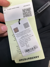 Load image into Gallery viewer, Burberry Tank Top Size Extra Small
