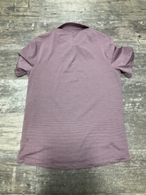 Load image into Gallery viewer, Lulu Lemon Athletic Top Size Medium
