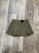 Load image into Gallery viewer, Oak + Fort Short Skirt Size Small
