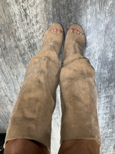 Load image into Gallery viewer, Boots Womens 10
