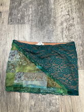 Load image into Gallery viewer, Short Skirt Size Large
