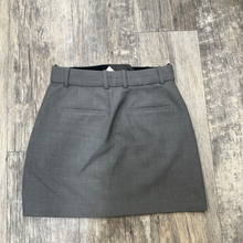 Load image into Gallery viewer, Babaton Shorts Size Small
