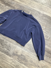Load image into Gallery viewer, Lululemon Sweater Size Small
