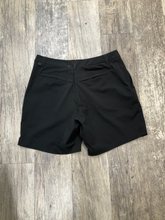 Load image into Gallery viewer, Lululemon Shorts Size 38
