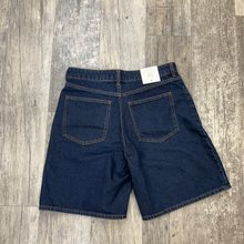 Load image into Gallery viewer, H &amp; M Shorts Size 9/10
