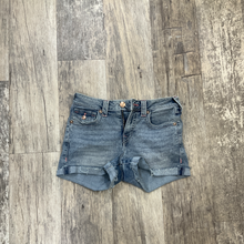 Load image into Gallery viewer, True Religion Shorts Size 3/4
