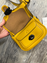Load image into Gallery viewer, Coach Purse
