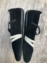 Load image into Gallery viewer, Puma Casual Shoes Womens 9
