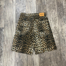 Load image into Gallery viewer, Jack Jones Shorts Size Medium
