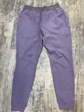 Load image into Gallery viewer, Lululemon Khakis Size Medium
