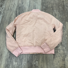 Load image into Gallery viewer, Lululemon Outerwear Size Small
