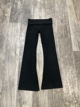 Load image into Gallery viewer, Pink By Victoria's Secret Khakis Size Small
