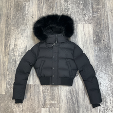 Load image into Gallery viewer, Aritzia Heavy Outerwear Extra Extra Small
