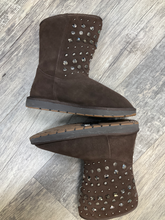 Load image into Gallery viewer, Uggs Boots Womens 7
