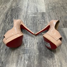Load image into Gallery viewer, Dress Shoes Womens 9.5
