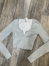 Load image into Gallery viewer, Tna Long Sleeve Top Size Extra Small
