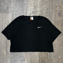 Load image into Gallery viewer, Women’s Nike T-Shirt Size S
