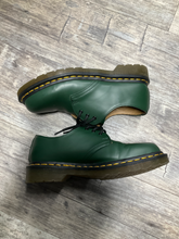Load image into Gallery viewer, Dr Martens Boots Womens 7
