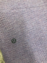 Load image into Gallery viewer, Lululemon Khakis Size Medium
