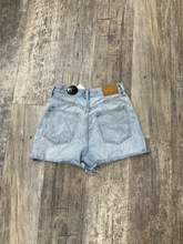 Load image into Gallery viewer, Denim Forum Shorts Size 24
