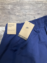 Load image into Gallery viewer, Nike Athletic Shorts Size Large
