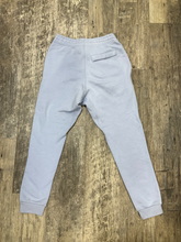Load image into Gallery viewer, Nike Khakis Size Small
