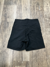 Load image into Gallery viewer, Tna Shorts Size Small
