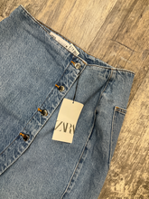 Load image into Gallery viewer, Zara Long Skirt Size Medium
