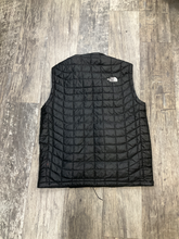 Load image into Gallery viewer, North Face Outerwear Size Medium
