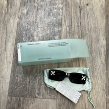 Load image into Gallery viewer, Off White Sunnis

