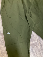 Load image into Gallery viewer, Alo Pants Size Large
