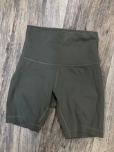 Load image into Gallery viewer, Lululemon Athletic Shorts Size Small
