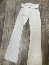 Load image into Gallery viewer, Brandy Melville Khakis Size Small
