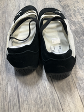 Load image into Gallery viewer, Puma Casual Shoes Womens 9
