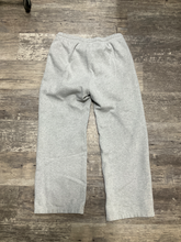 Load image into Gallery viewer, Tna Pants Size Large
