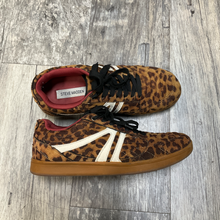 Load image into Gallery viewer, Steve Madden Casual Shoes Womens 9
